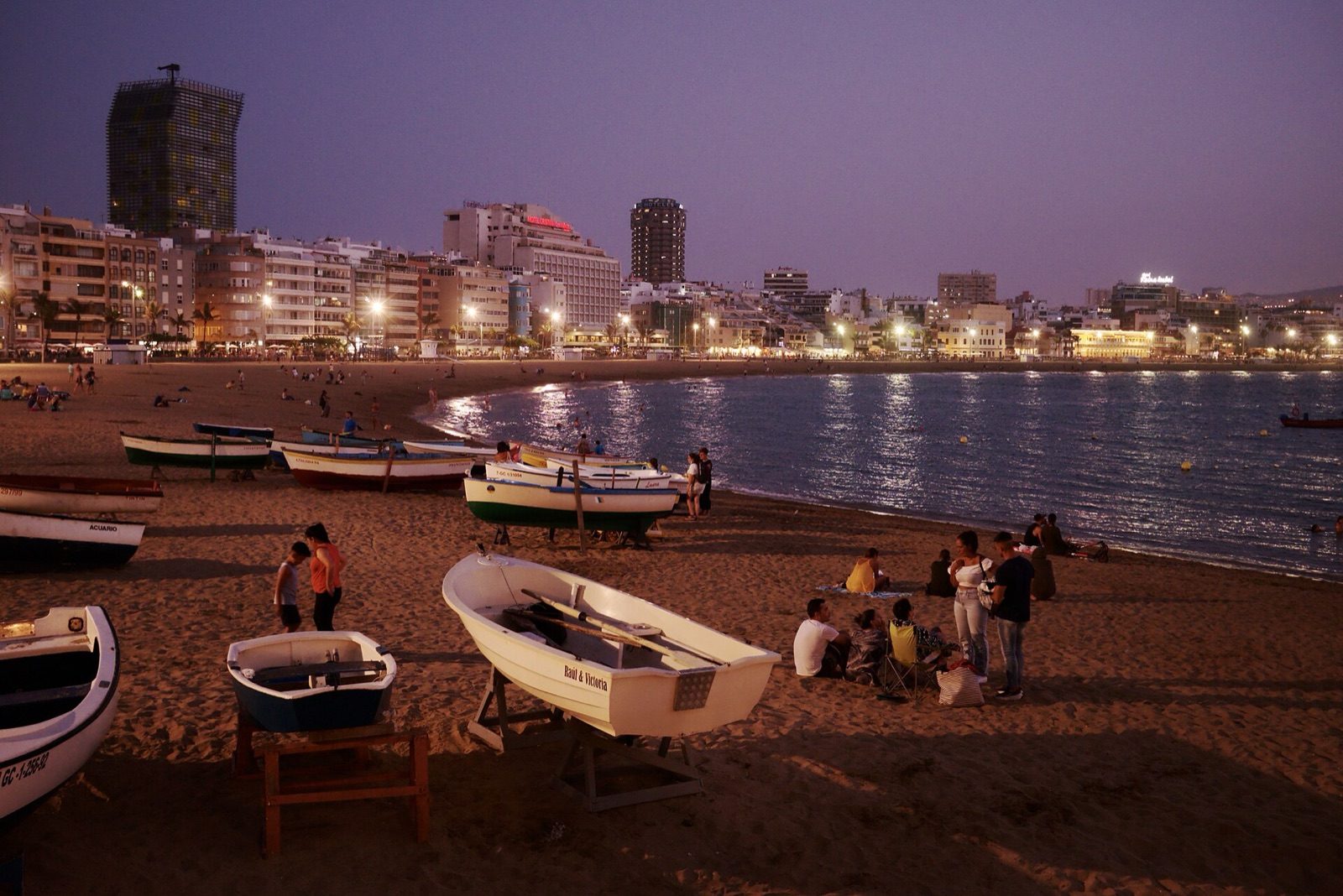 Arriving in Las Palmas Without Knowing Anyone: How I Built My Community as a Digital Nomad